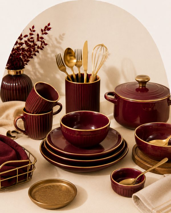 Kitchen & Dining